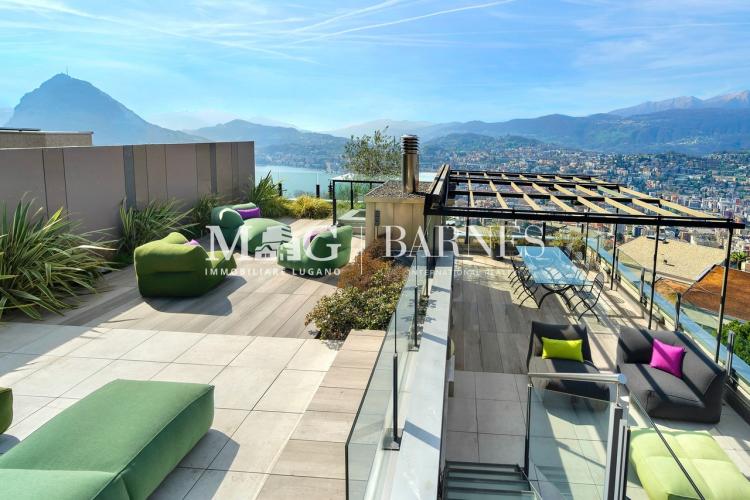 Lugano, Aldesago: Penthouse 5,5 pièces avec vue sur le lac
