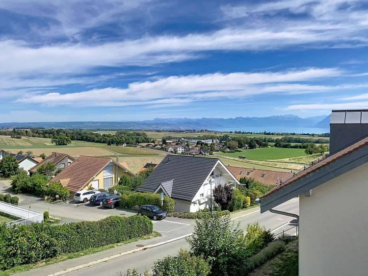 YENS – Bel appartement lumineux avec une agréable échappée sur le lac