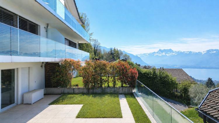 Wunderschöne Familienvilla mit Panoramablick auf den See und die Alpen