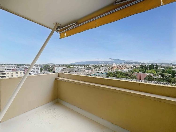 En exclusivité : Appartement 5 pièces au 10ème étage - CASATAX