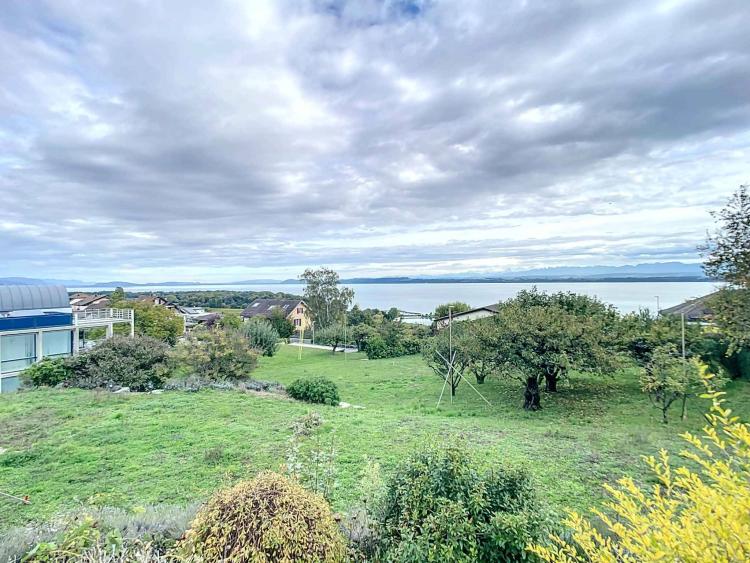Charmante maison avec vue imprenable et piscine intérieure