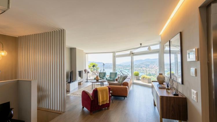 Lugano, Castagnola : Villa moderne avec piscine et vue sur le lac
