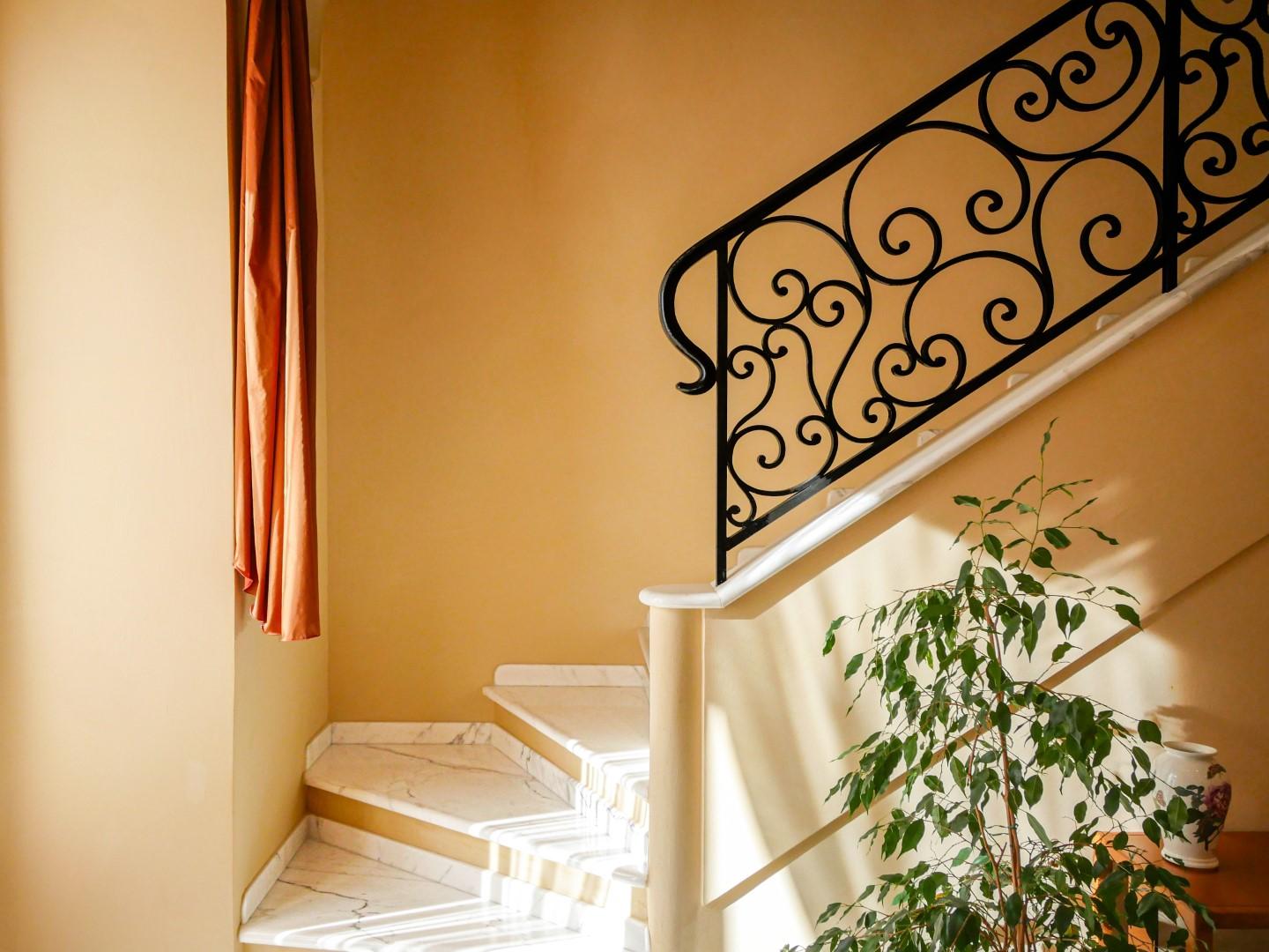 4bBjx_escalier_zoom_personnalise_.jpg