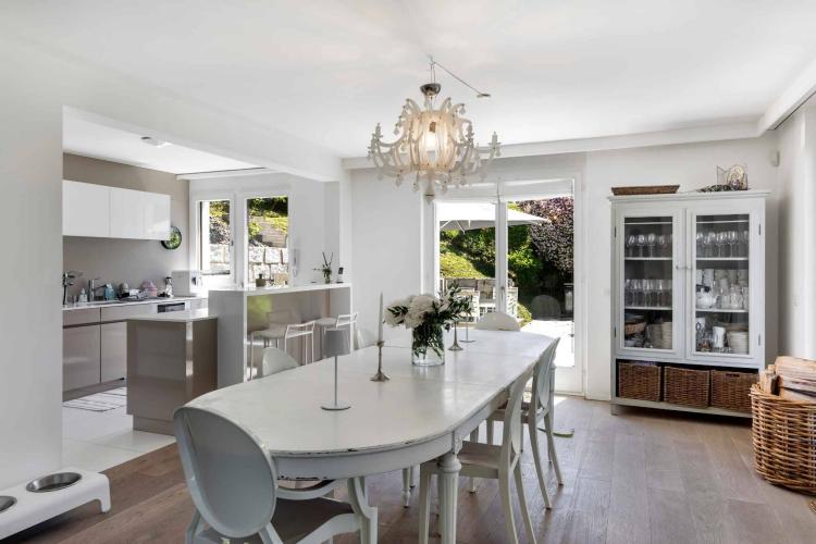 Villa individuelle de 6,5 pièces avec vue sur le lac Léman