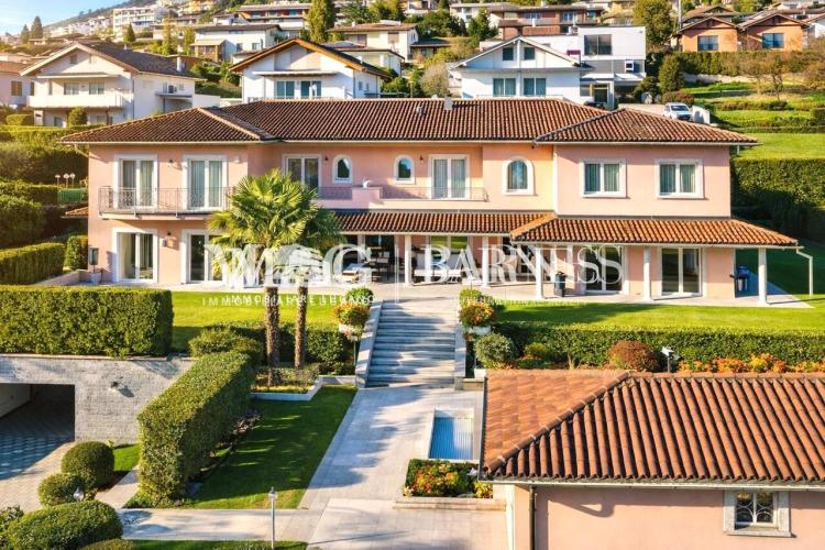 Lugano : Elégante villa avec piscine et annexe