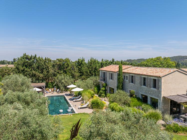 EYGALIÈRES - MAS CONTEMPORAIN DE PRESTIGE
