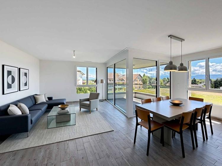 EXKLUSIV – Helle 3,5-Zimmer-Wohnung mit Loggia 