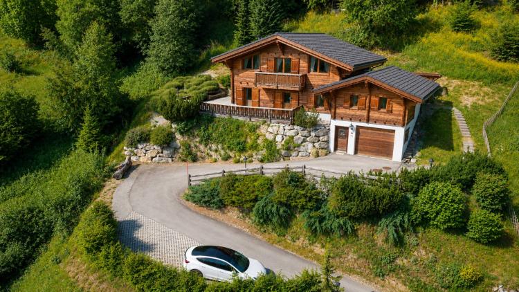Exclusive – Exceptional chalet with panoramic views