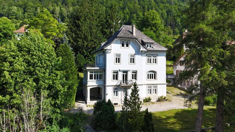 Maison de maître au cœur du Jura bernois
