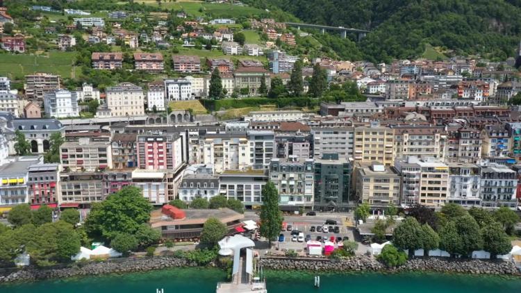 Au coeur de Montreux, appartement de 2.5 pièces offrant une belle vue sur le lac