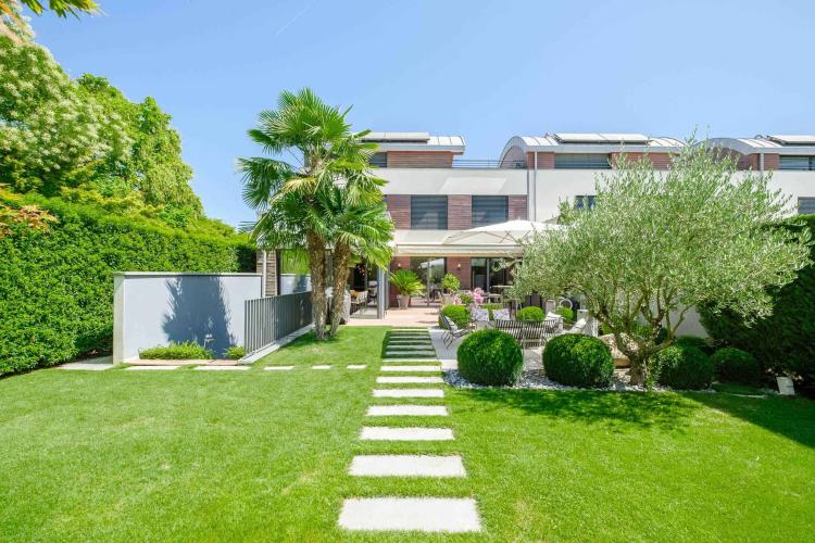 En exclusivité! Magnifique townhouse MINERGIE, au calme absolu