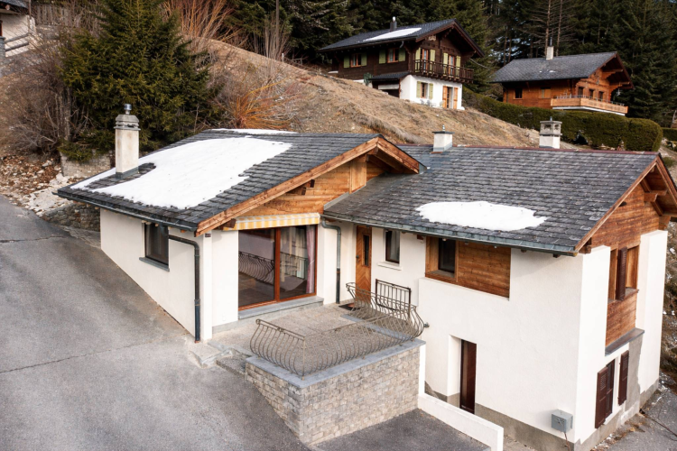 Charming semi-detached chalet – fully renovated