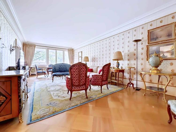 Superbe appartement traversant de 5 pièces à Florissant