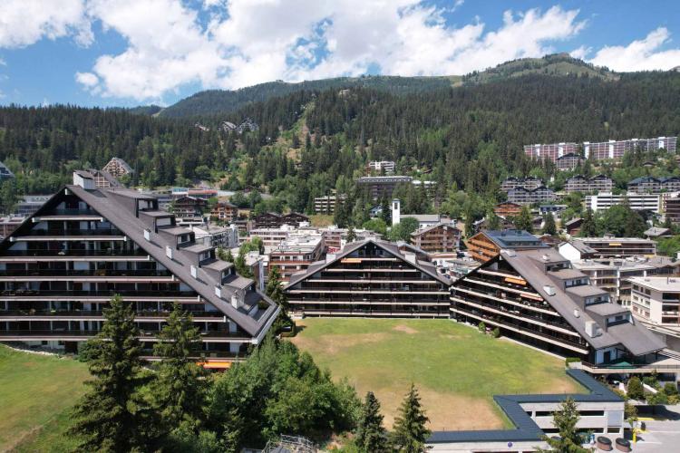 RARE - 2.5 PIÈCES EN PLEIN CENTRE, REFAIT À NEUF EN 2026
