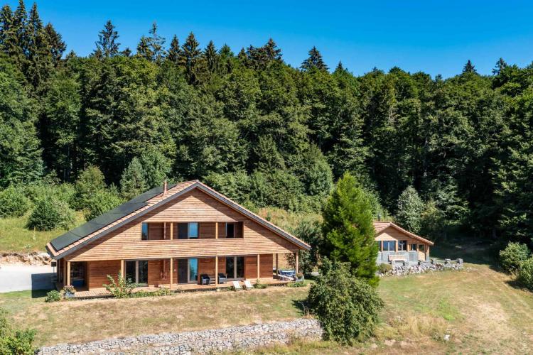 Exceptional property - Two independent chalets