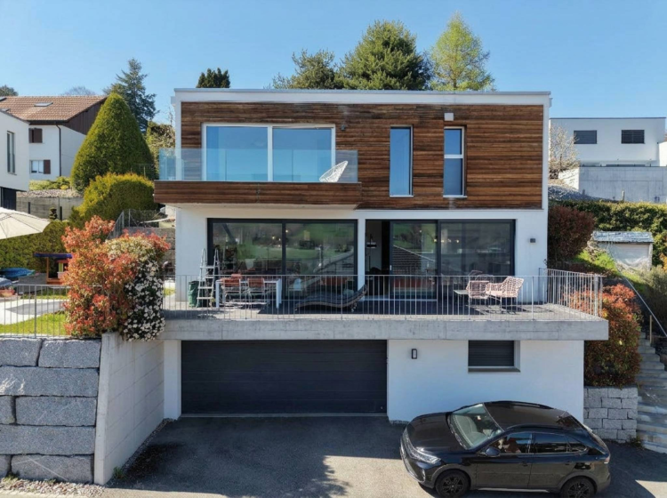 Villa d'architecte contemporaine avec espaces généreux