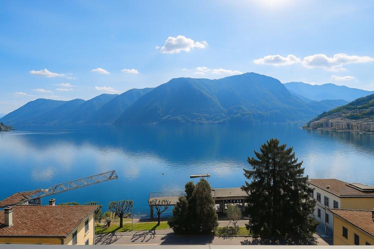 Lugano : Penthouse avec vue sur le lac et terrasse panoramique