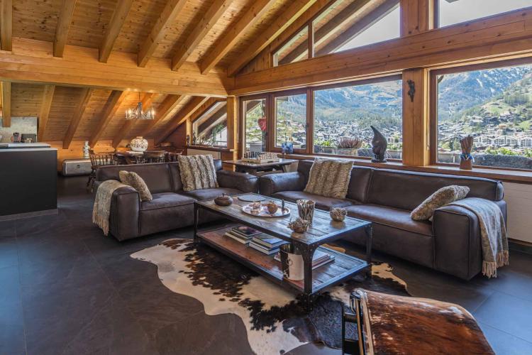 Appartement penthouse exclusif à Zermatt avec vue unique sur le Cervin