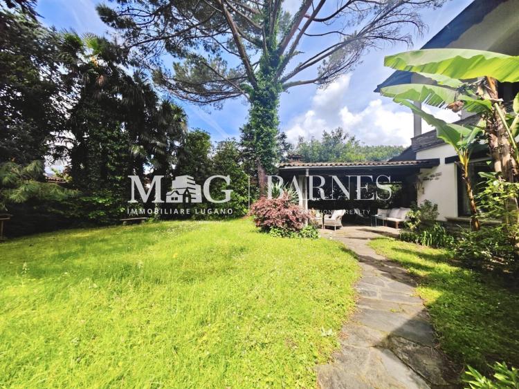 Montagnola-Collina d'Oro : Villa avec piscine près de TASIS et Lugano