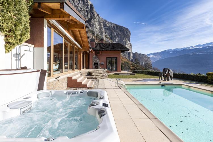 Sublime villa individuelle entièrement rénovée avec piscine, jacuzzi et sauna