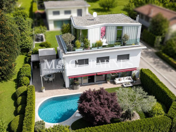 Mendrisio, Stabio: Grande maison individuelle avec jardin et piscine