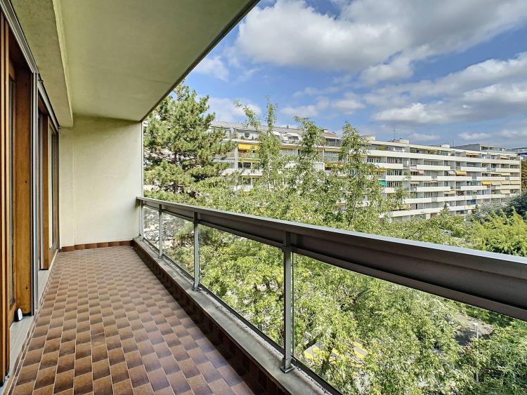 Charmant et spacieux appartement à rénover