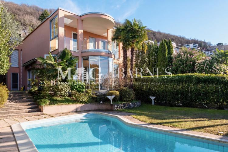 Montagnola, Collina d'Oro: Villa avec piscine et vue sur le lac