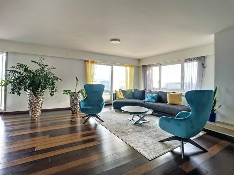 Penthouse de standing de 6,5 pièces dominant le lac et les montagnes