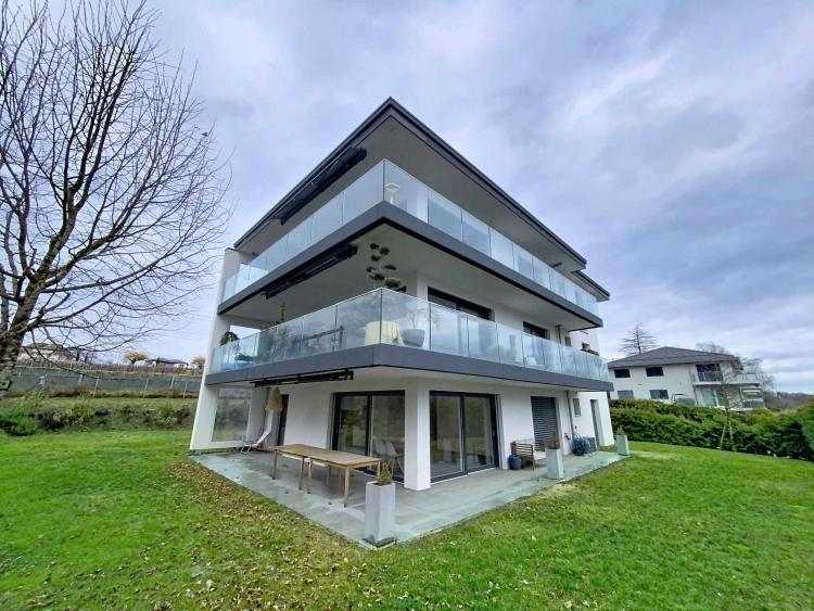 Élégance Contemporaine avec Jardin Privatif à Saint-Prex