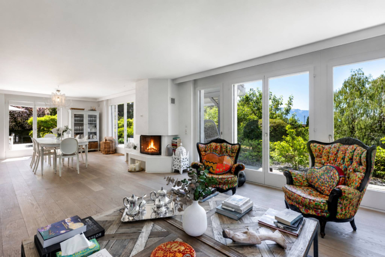 Freistehende Villa mit 6,5 Zimmern und Blick auf den Genfersee