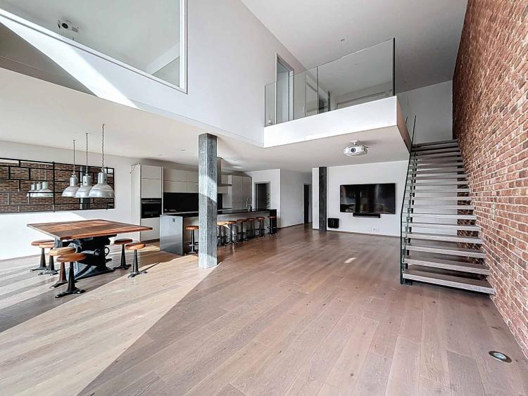 Duplex au style industriel en ville de Neuchâtel
