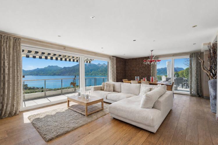 Duplex aux allures de villa avec vue imprenable sur le lac