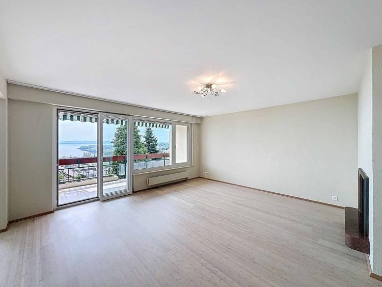 Élégant 4.5 pièces avec balcon à Auvernier, entre lac et vignobles