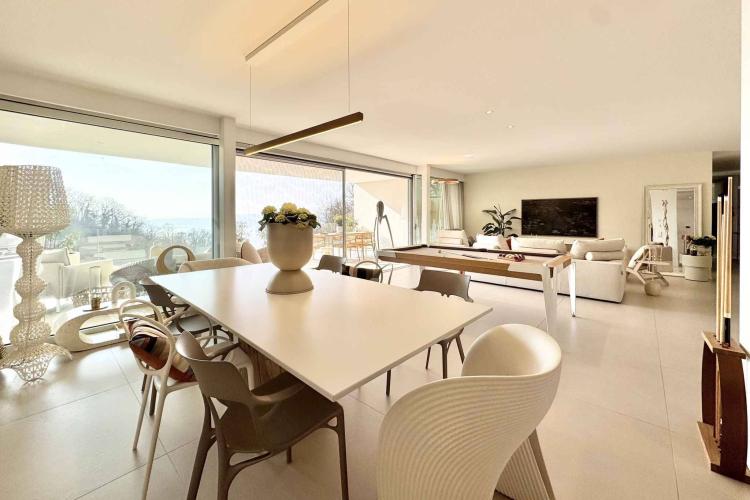 Appartement d’exception avec terrasse panoramique et vue sur le lac