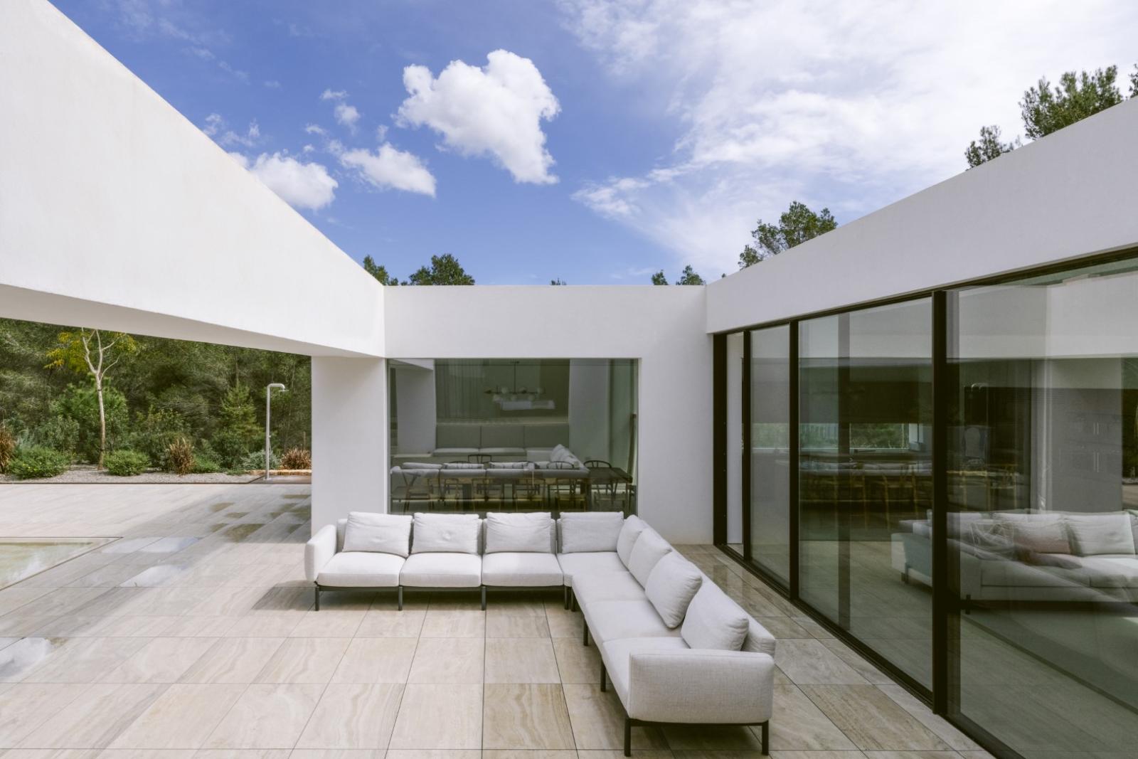 J66hh_ibiza-luxury-architect-villa-for-sale-santa-gertrudis-_31_grand_.jpg