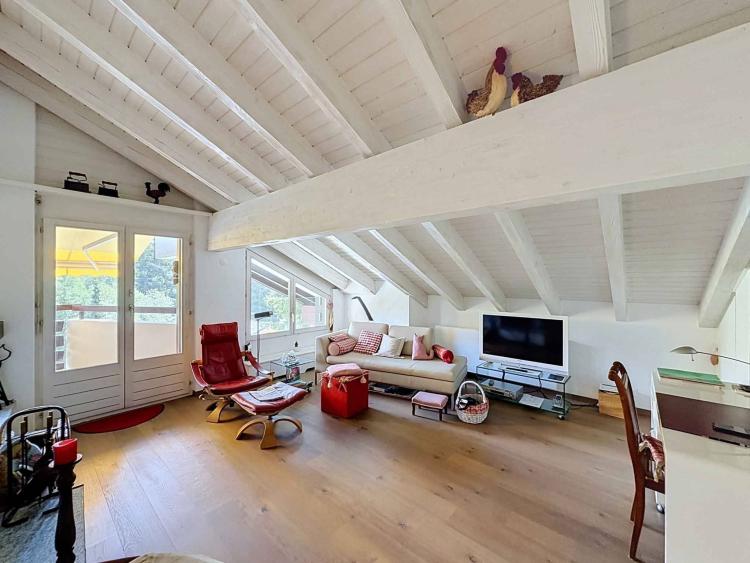 En exclusivité - Appartement en semi-attique, coup de coeur de 2.5 pièces