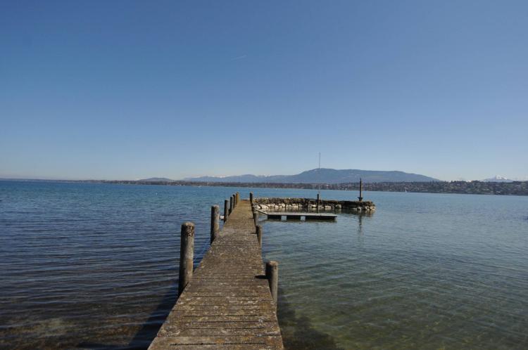 Pour les amoureux du lac, propriété pieds dans l'eau
