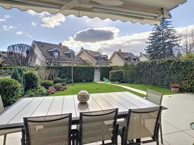 Bel appartement de 5 pièces rénové avec jardin au calme absolu