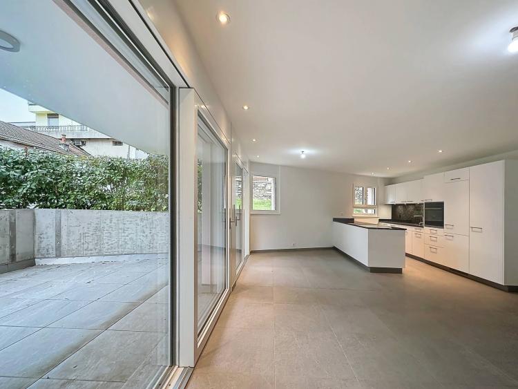 Magnifique appartement neuf de 4.5 pièces en rez avec terrasse