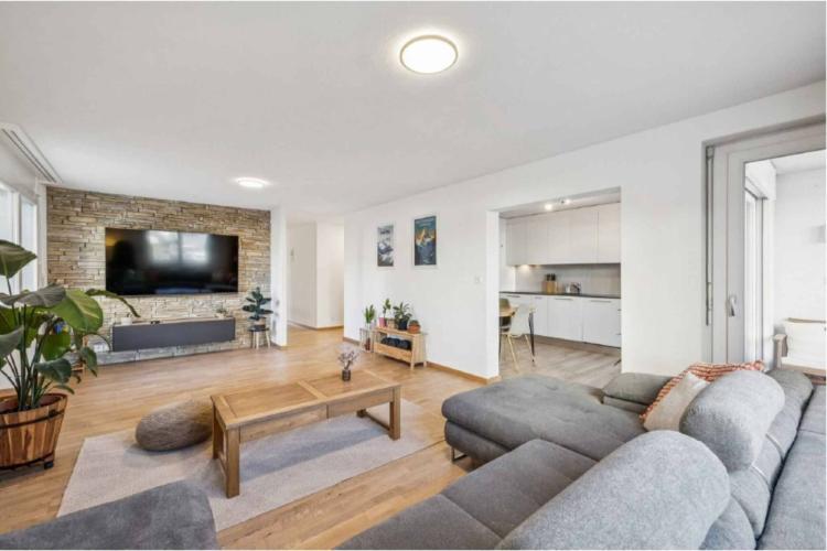 OFF-MARKET | Spacieux 4.5 pièces avec terrasse et jardin privatif au cœur de Bulle