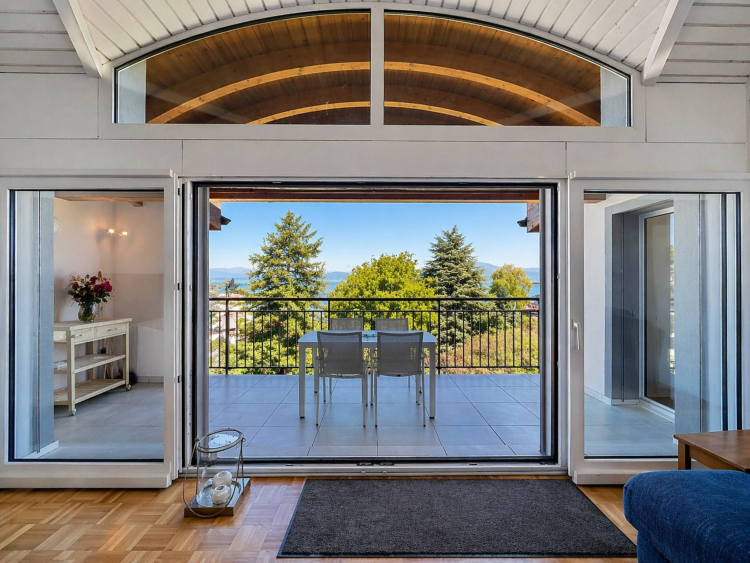 En exclusivité ! Magnifique appartement de 5.5 pièces au dernier étage à la Marina