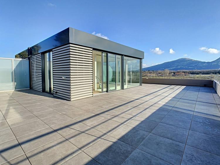 Magnifique duplex en attique neuf