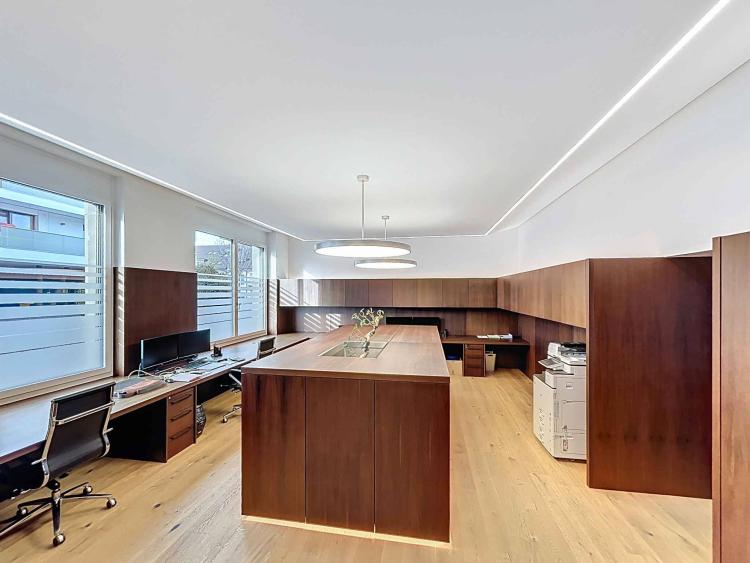 Surface de 98 m² habitables avec terrasse,  espace polyvalent à fort potentiel