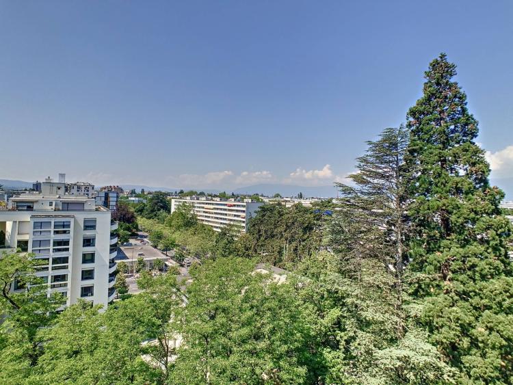 Spacieux 4 pièces traversant dans résidence de standing