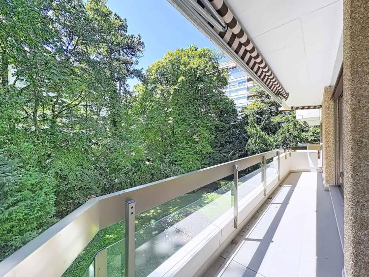 Superbe appartement d'angle de 6 pièces avec balcons à Conches
