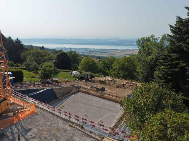NEUE VILLA: Ein privilegiertes Wohnumfeld zwischen See und Bergen!