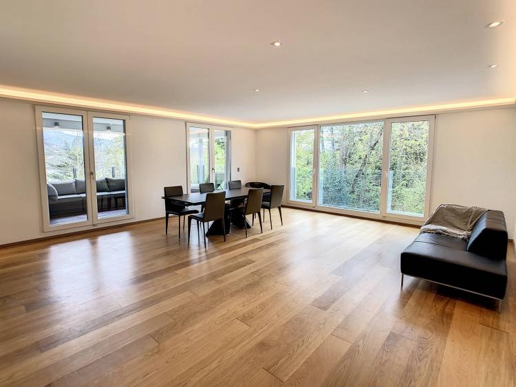 Bel appartement rénové de 5 pièces en pignon