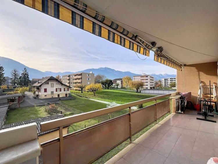 3,5-Zimmer-Apartment mit wunderschönem Bergblick