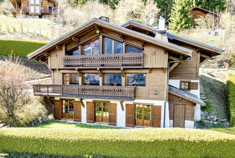 En EXCLUSIVITE - SAINT-NICOLAS-DE-VÉROCE - CHALET FAMILIAL VUE MONT-BLANC
