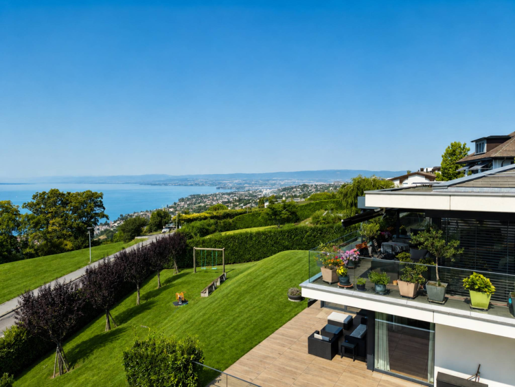 Appartement de standing de plus de 360 m2 avec vue sur le lac